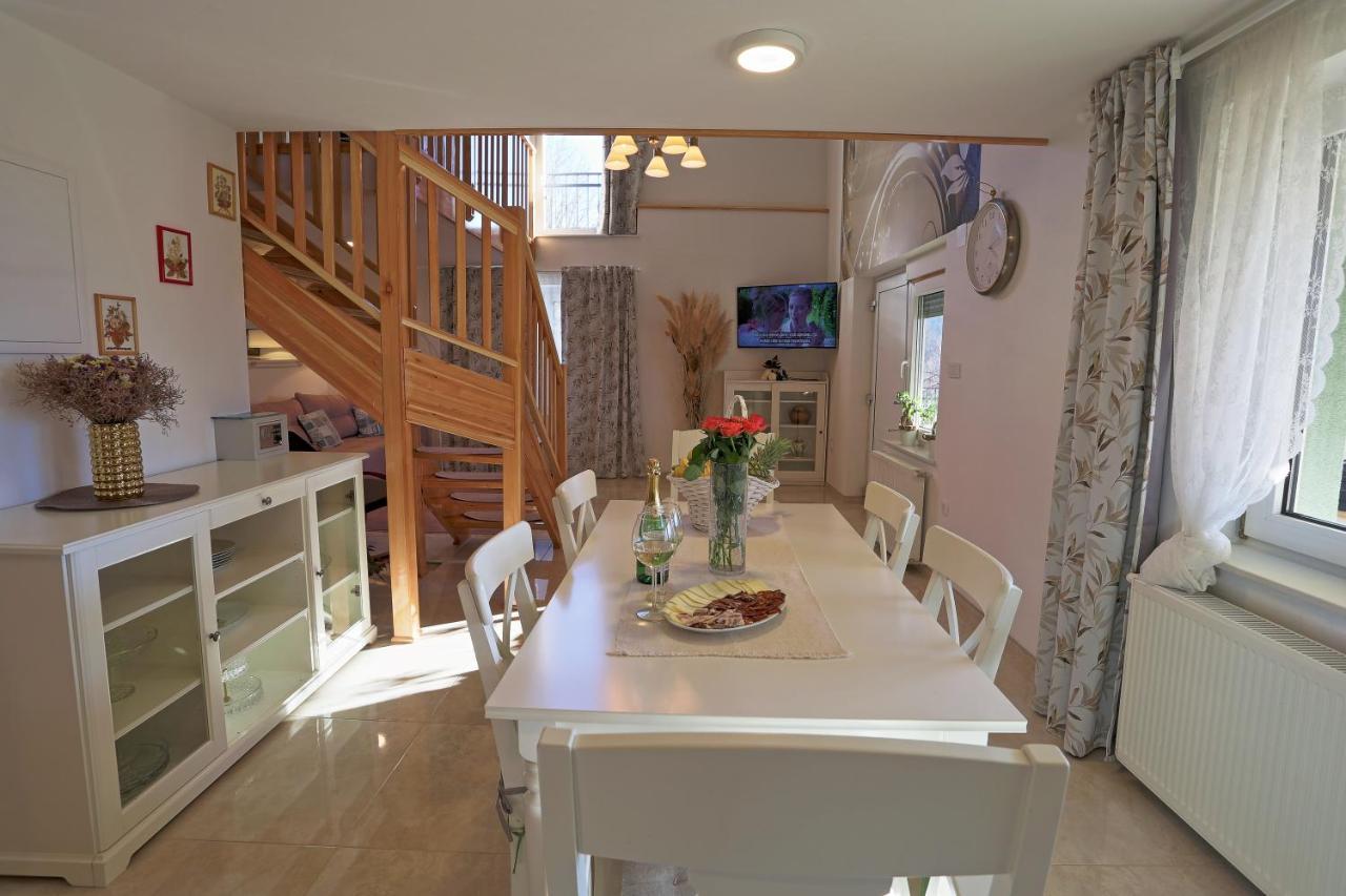 Luxury Apartman Alex With Sauna In The Village Otočac Extérieur photo