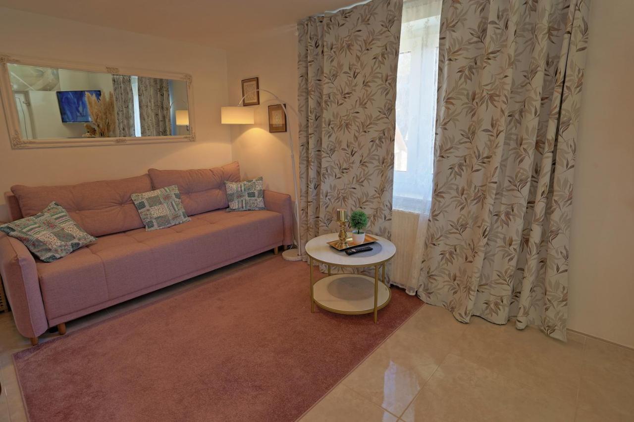 Luxury Apartman Alex With Sauna In The Village Otočac Extérieur photo