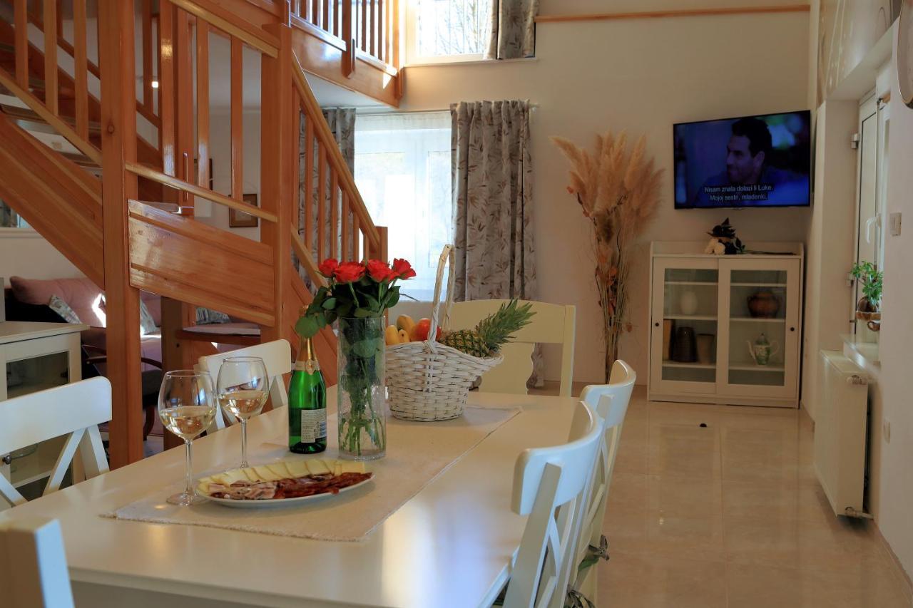 Luxury Apartman Alex With Sauna In The Village Otočac Extérieur photo