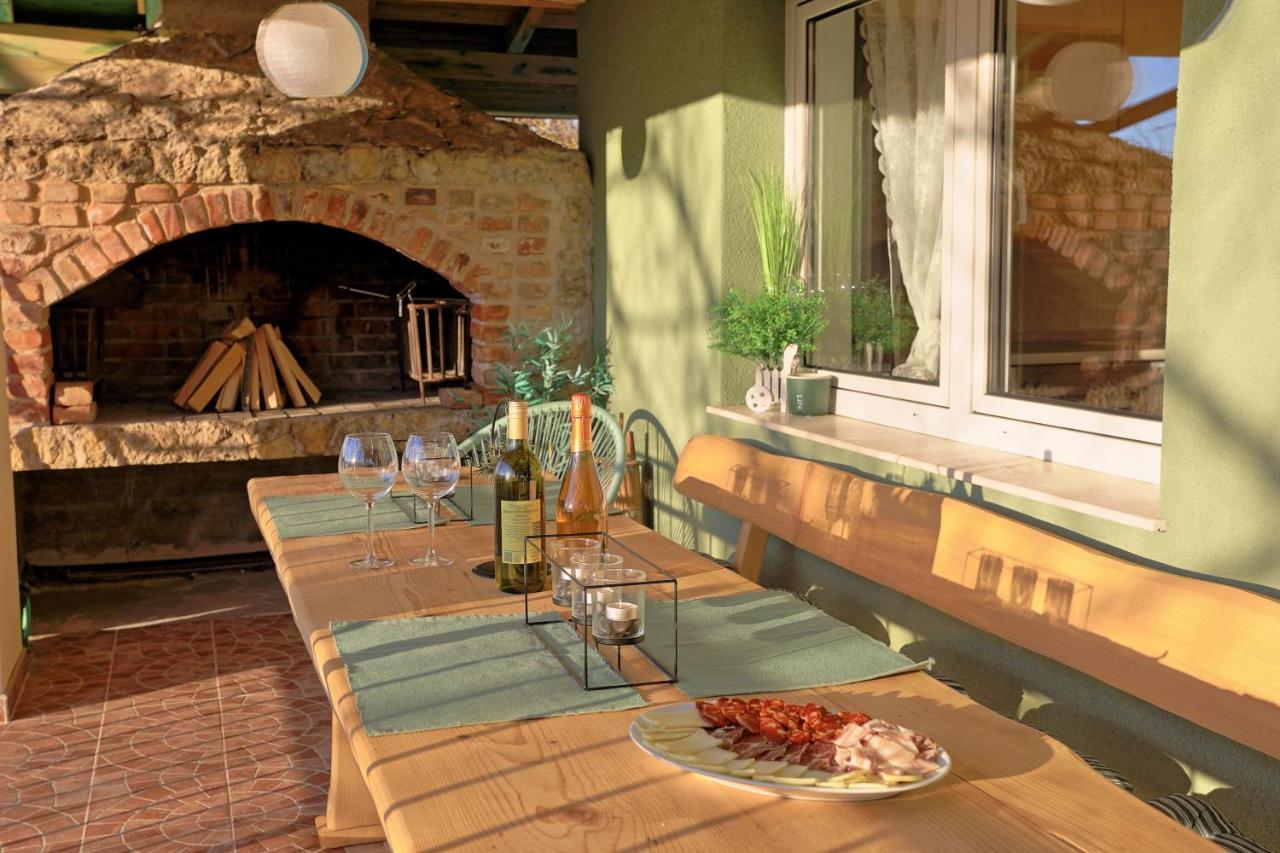 Luxury Apartman Alex With Sauna In The Village Otočac Extérieur photo