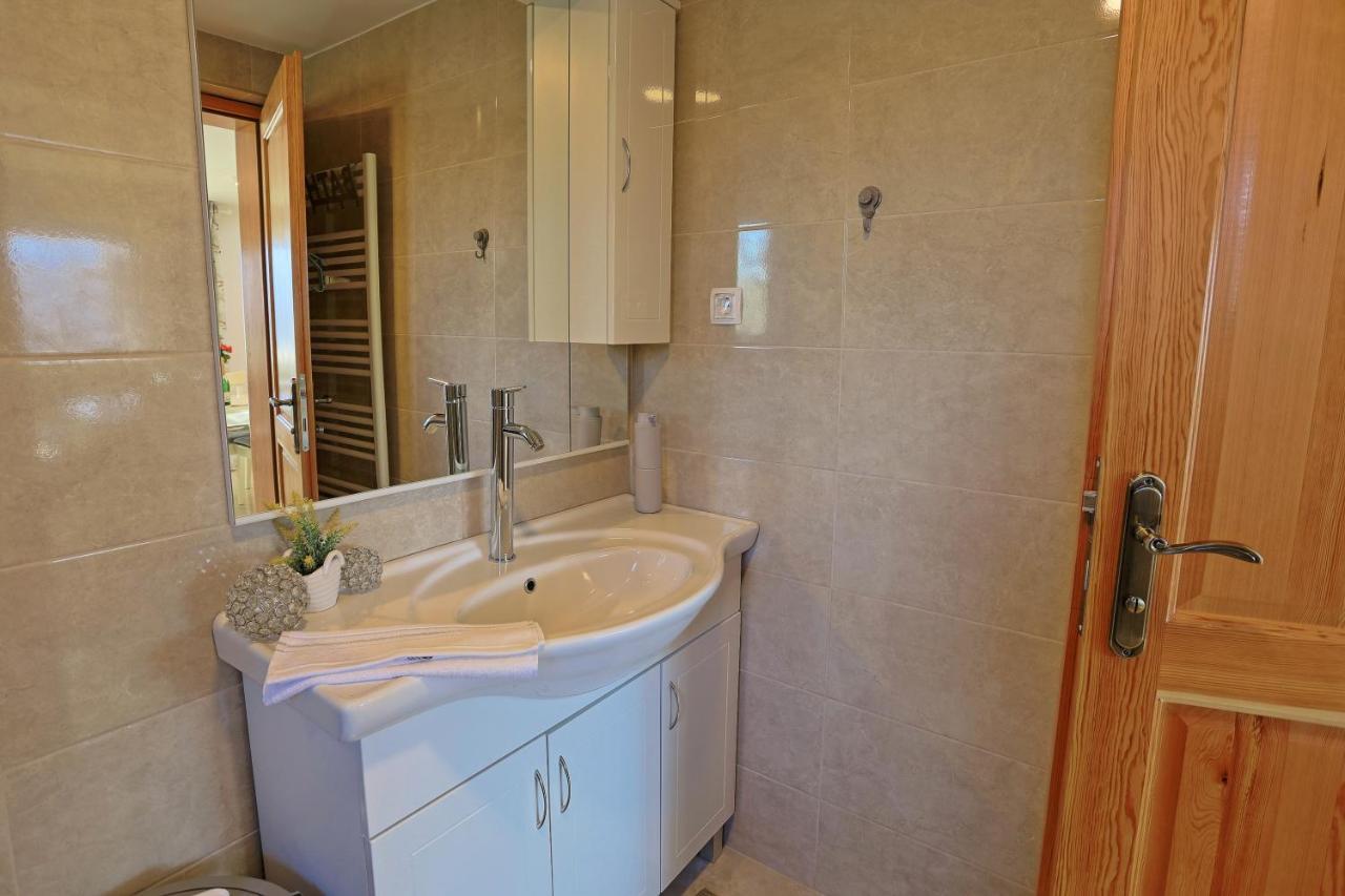 Luxury Apartman Alex With Sauna In The Village Otočac Extérieur photo