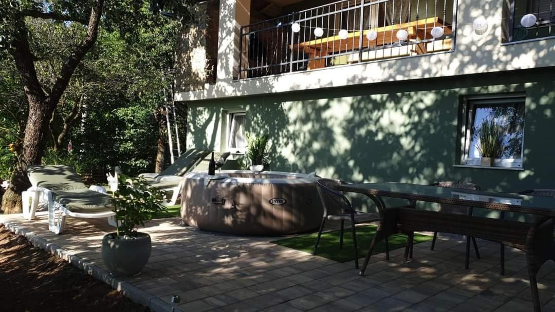 Luxury Apartman Alex With Sauna In The Village Otočac Extérieur photo